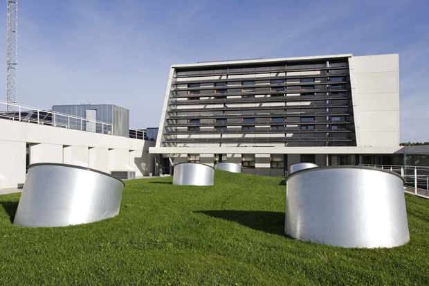 Solar Powered Water Heaters Utilizing Thermo Electric Coolers for CENER